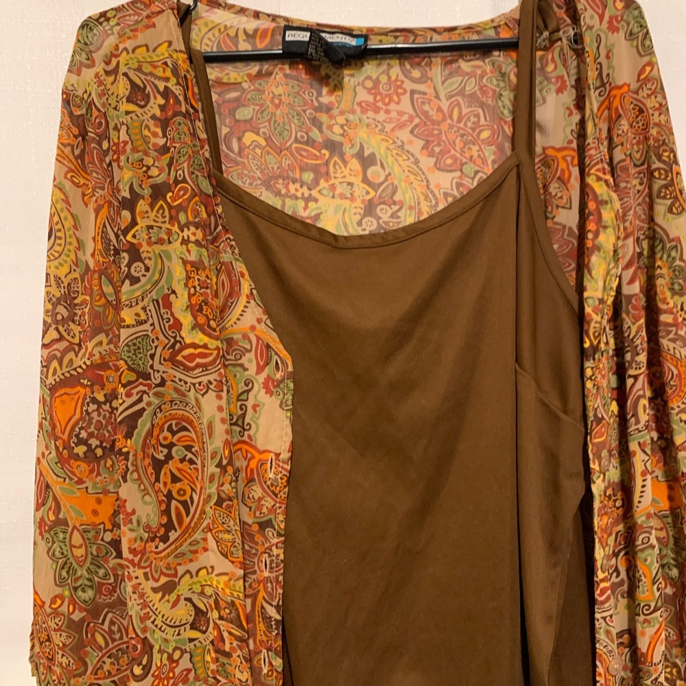 2PC Blouse set(Attached Cami.)Requirements,Bronze & Gold!Light-Weight.Paisly